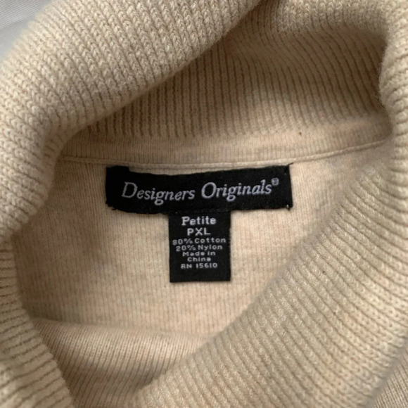 ⭐️Host Pick⭐️✨ Designer Originals Crème Petite PXL Turtleneck Tank Top ✨ - Picture 2 of 7